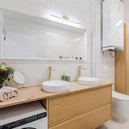 Alps2sea With Private Sauna Apartamento *